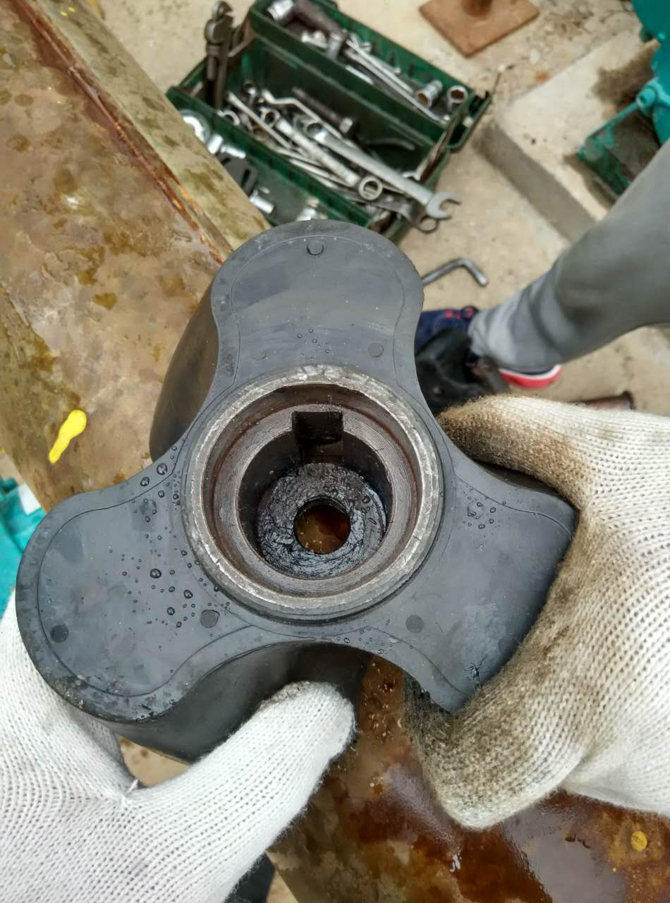 青岛香蕉视频破解版污售后人员更换转子 青岛香蕉视频破解版污售后人员更换转子