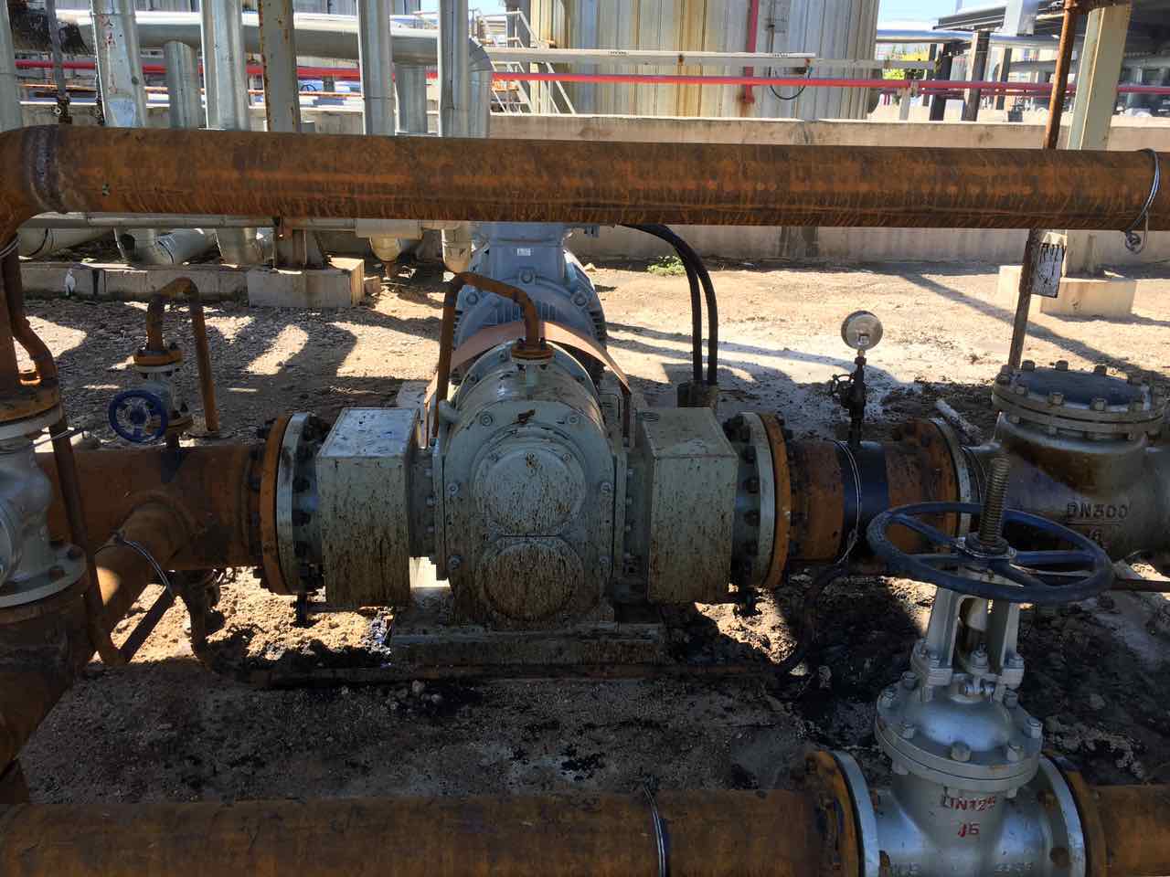 工位实拍--超稠原油卸车泵2 工位实拍--超稠原油卸车泵2