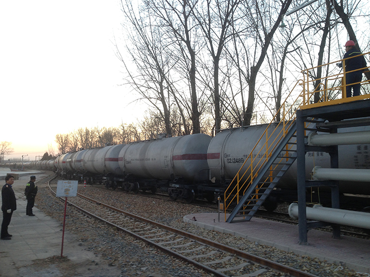 北京石楼油库使用活塞香蕉短视频看黄网站扫仓工作