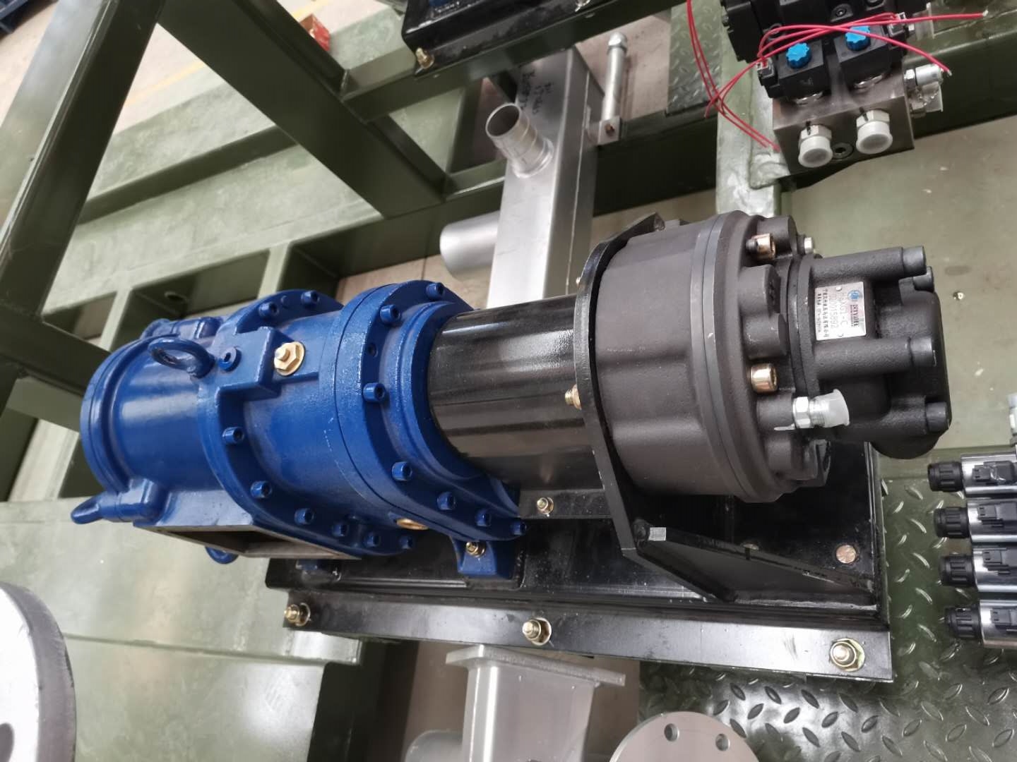 融雪剂机场洒布车香蕉短视频看黄网站 融雪剂机场洒布车香蕉短视频看黄网站