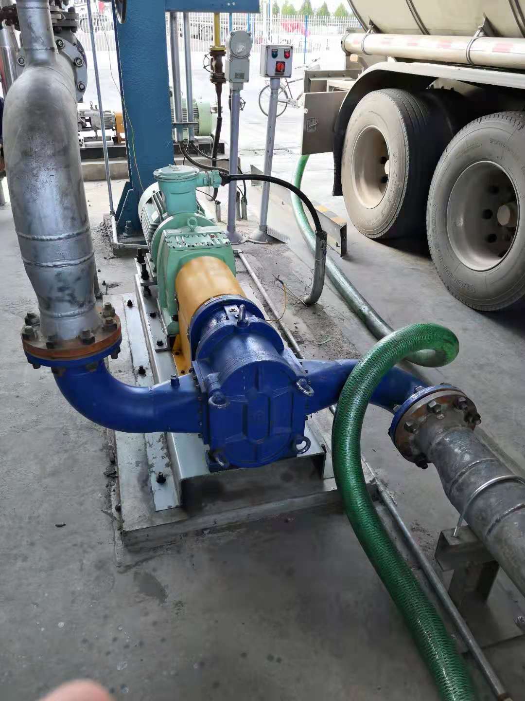 香蕉视频破解版污石脑油卸车泵